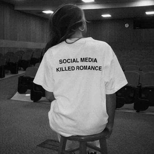 T-Shirt "Social Media Killed Romance"